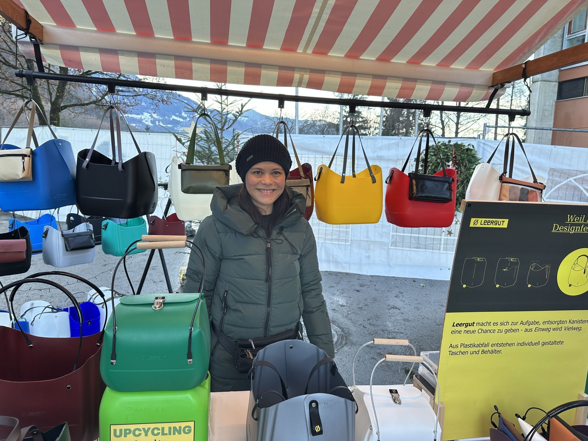 Mit ihren Körben und Taschen ist Daniela Großsteiner auch auf unterschiedlichen Märkten vertreten