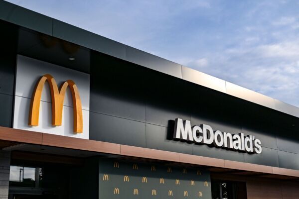 McDonald&#8217;s zieht nach Kritik Werbespot zu Weihnachten zurück