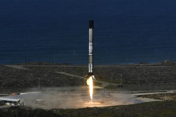 SpaceX bei Insider-Verkauf mit 800 Mrd. Dollar bewertet