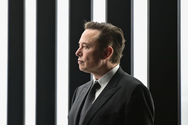 Forbes: Elon Musk erste Person mit über 700 Mrd. Vermögen