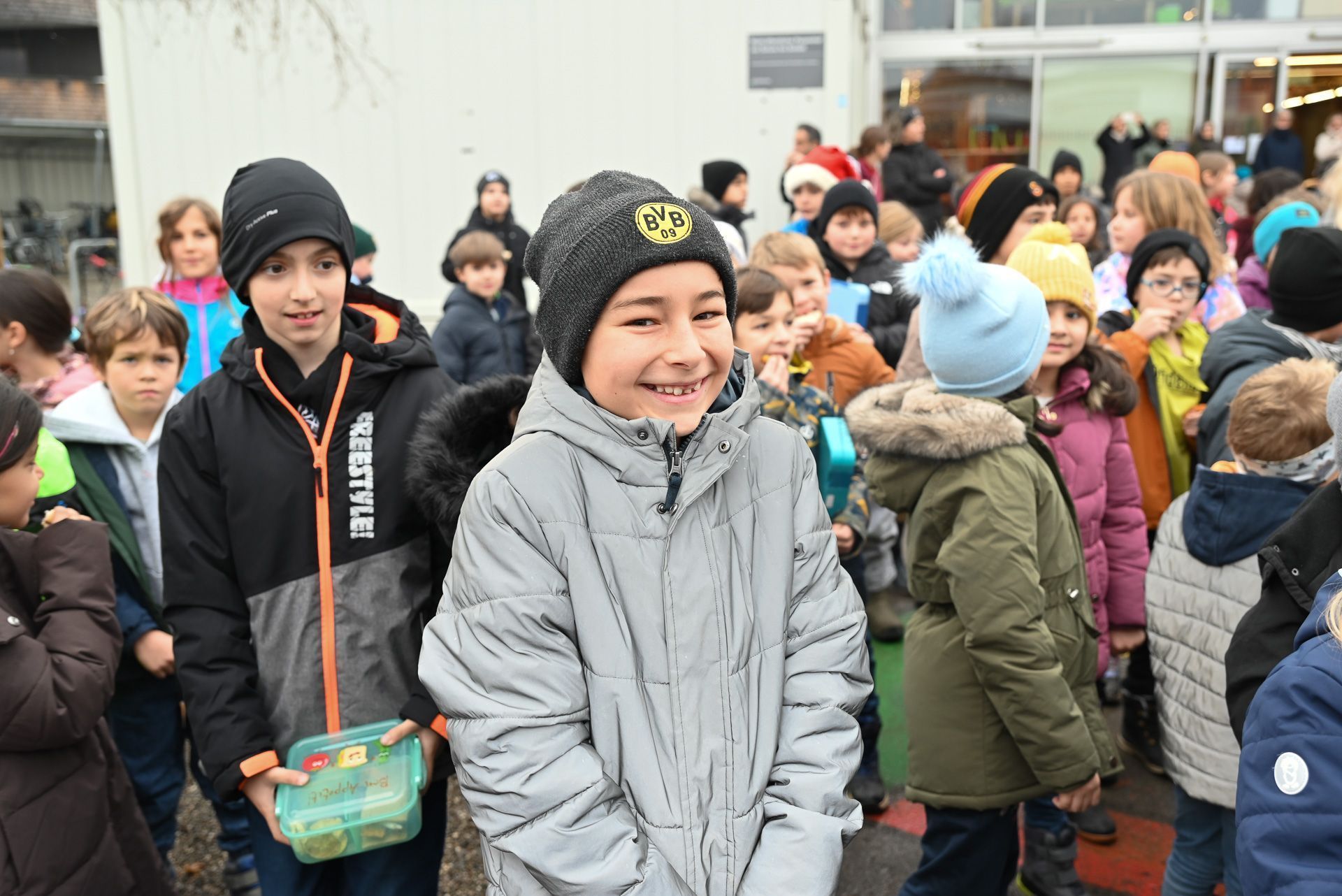 Die Freude über den besonderen Besuch war den Kindern ins Gesicht geschrieben.