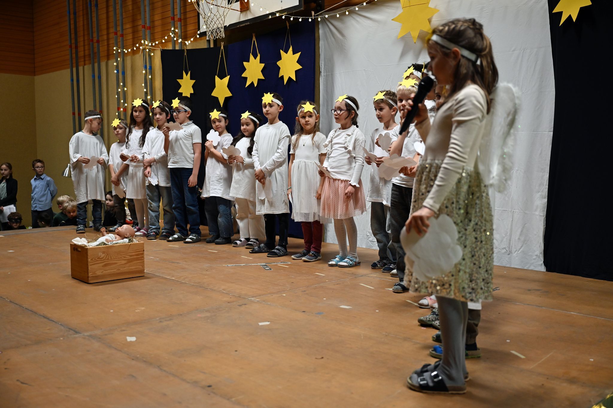 Nach dem Fledermauslied stand die Engelsversammlung auf dem Programm.