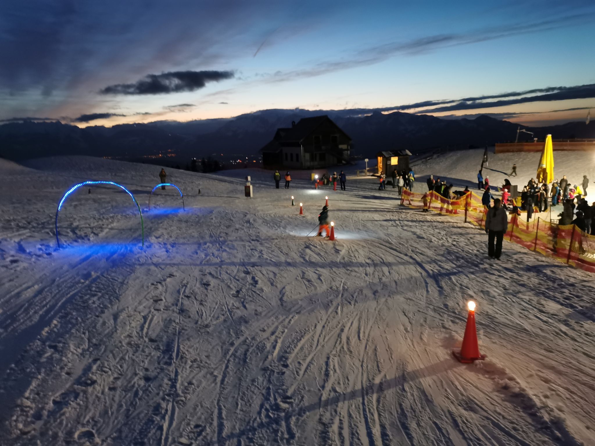 Nach Weihnachten ist jeweils am Samstag wieder Nachtskilauf angesagt.