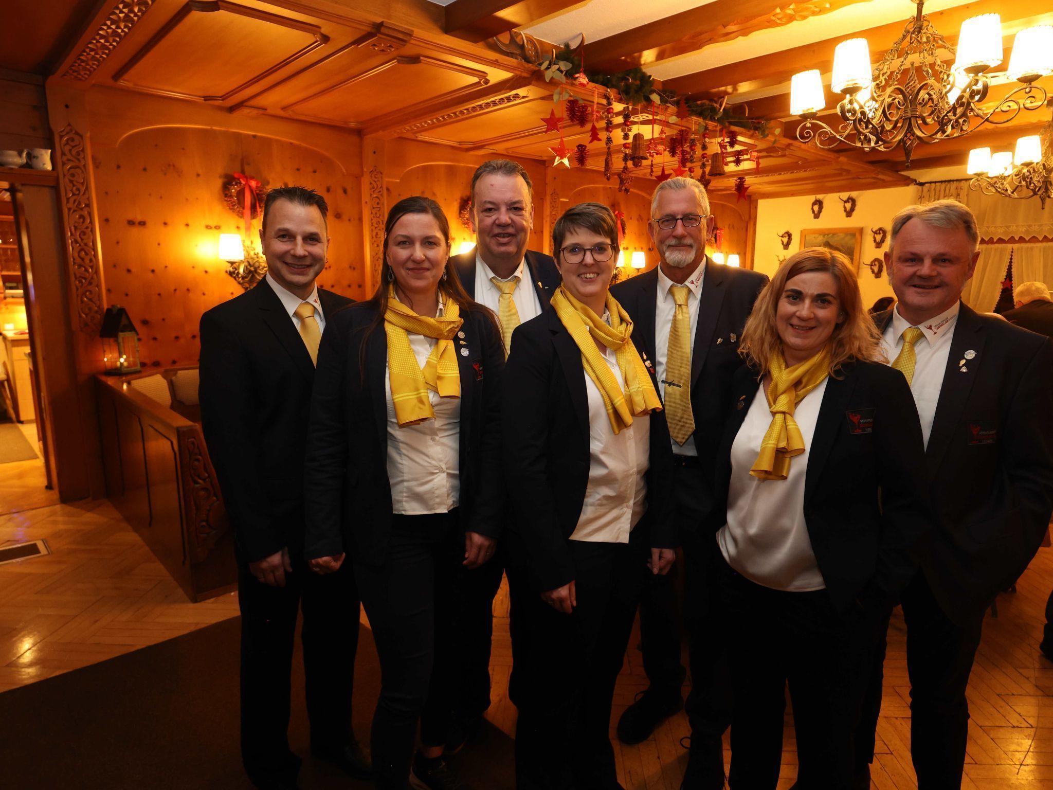Vizepräs. Mardcel Böhler, Kassierin Katharina Müller, Ludwig Zortea (Verbindungsmann zur Sommelier Union), Brigitte Karu, Präs. Peter Stöger, Schriftführerin Jasmin Hofstädter und Vereinsmanager Jürgen Katschitsch.
