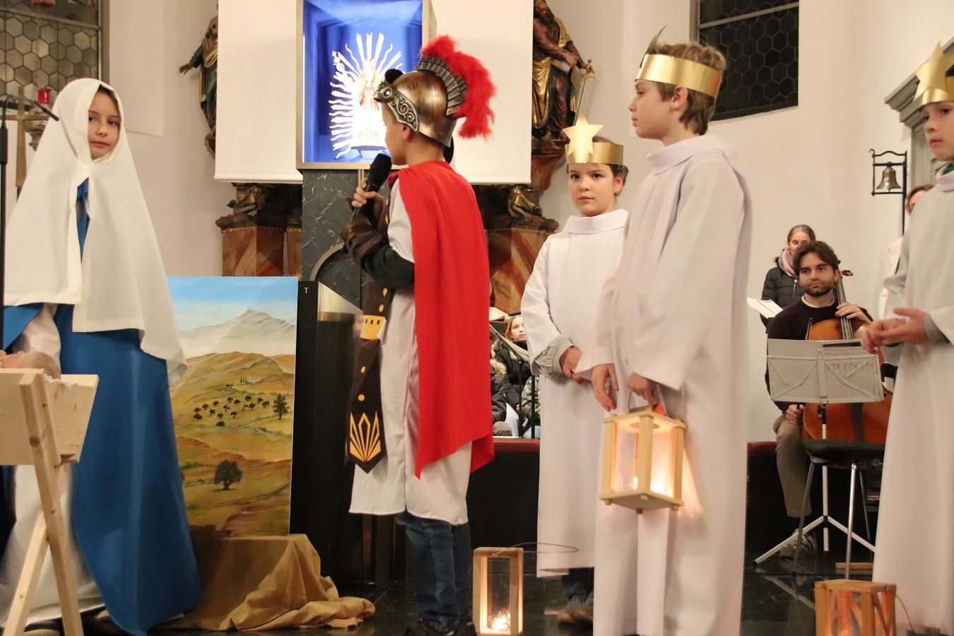 Das große Krippenspiel stimmte auf Weihnachten ein. 