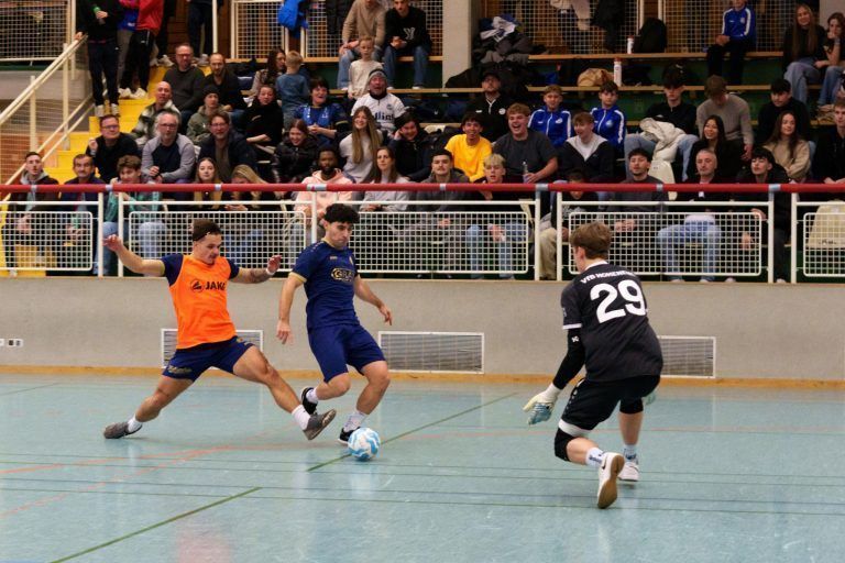 Favoriten trotz Niederlagen im Masters-Halbfinale