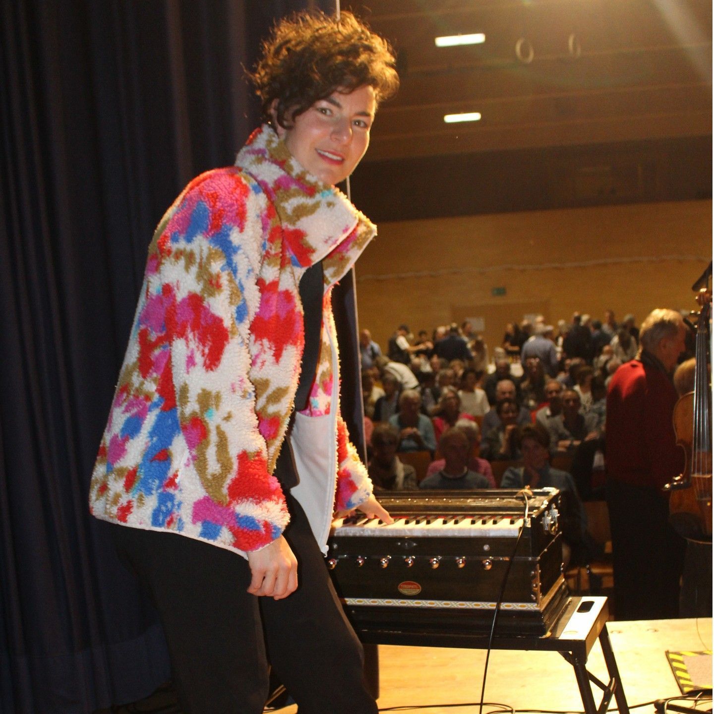 Das indische Harmonium hat Irma-Maria so gut gefallen, „dass wir es einfach mitgehen ließen . . .“