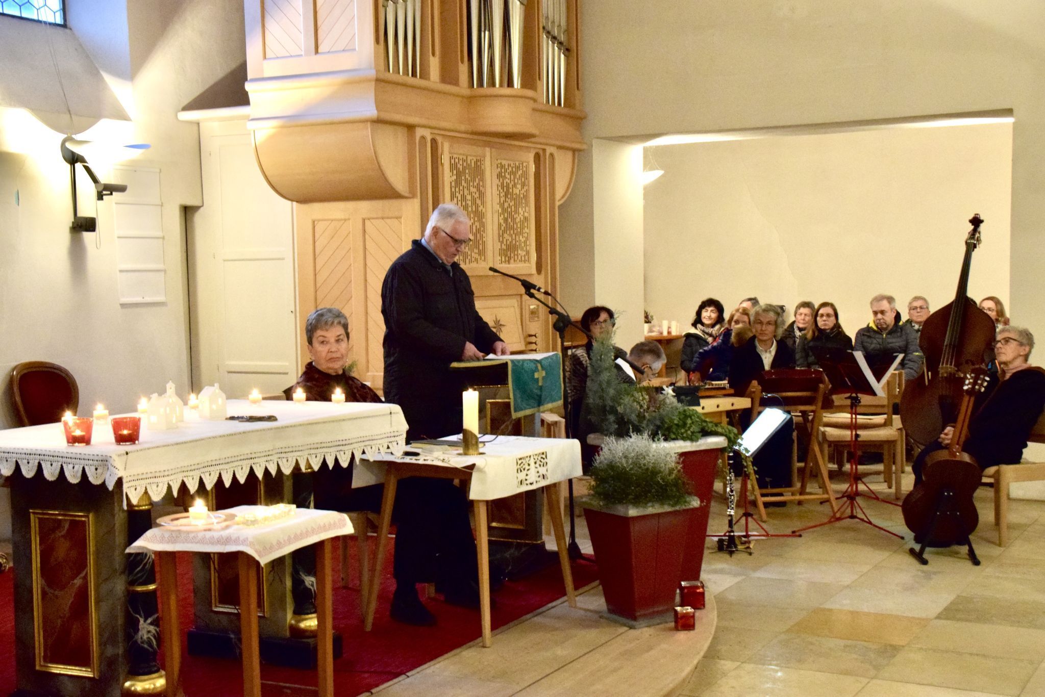 Die musikalische Adventstunde in der Pfarrkirche St. Anton im Montafon gelang bestens. Moderiert hatte Heinz Seeburger.