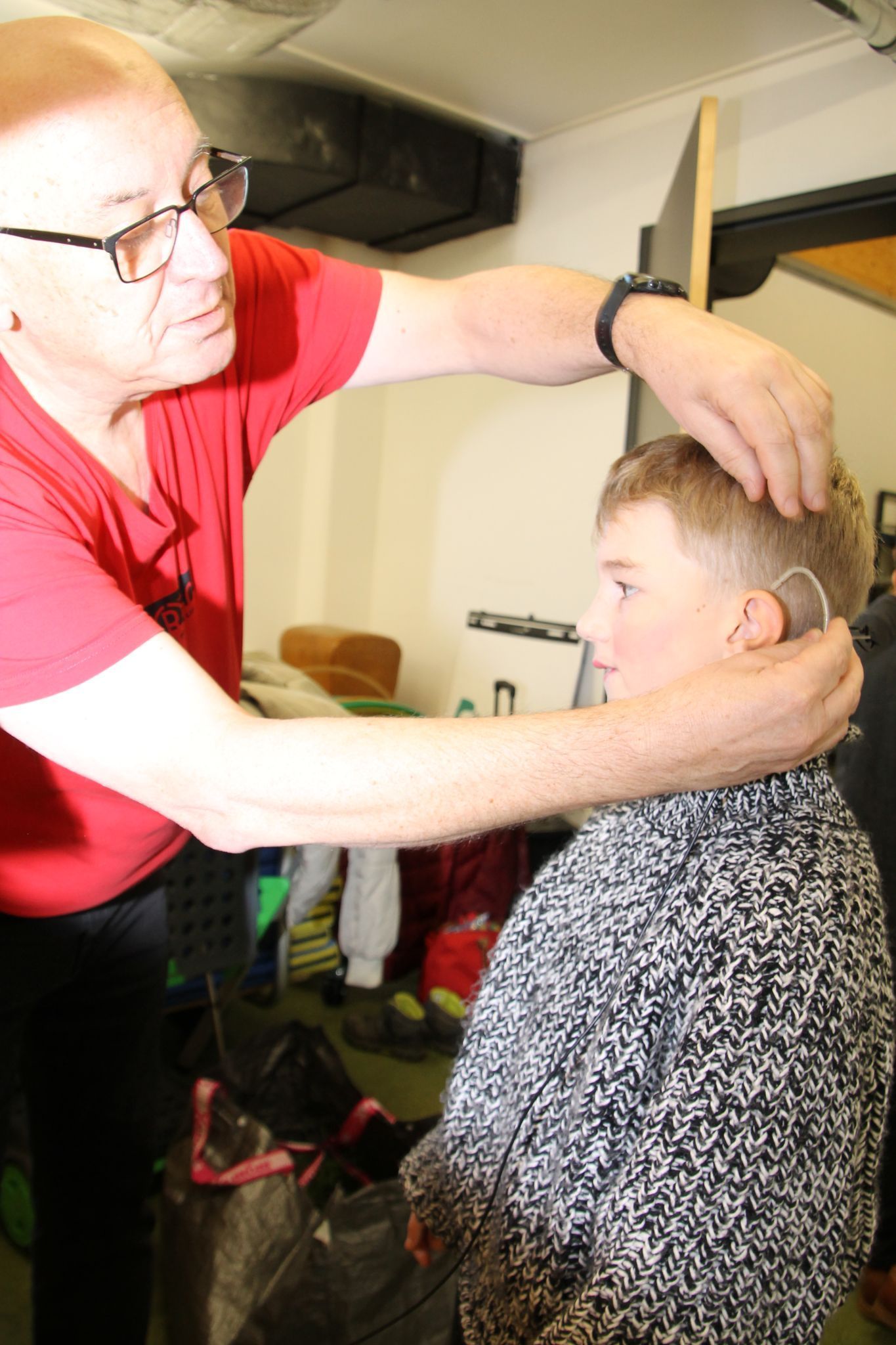 Saaltechniker Manfred Arquin kümmerte sich beim Schulmusical um die tontechnischen Details. 