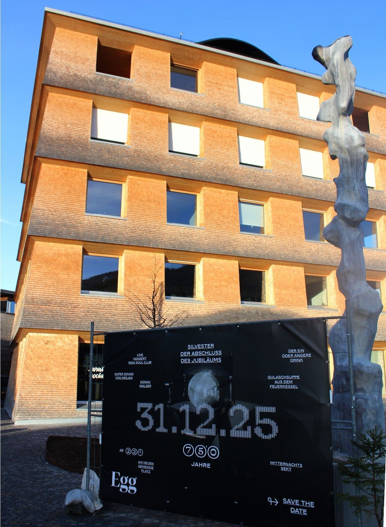 Weil’s so schön war . . . lädt Egg wieder auf den Dorfplatz ein.   