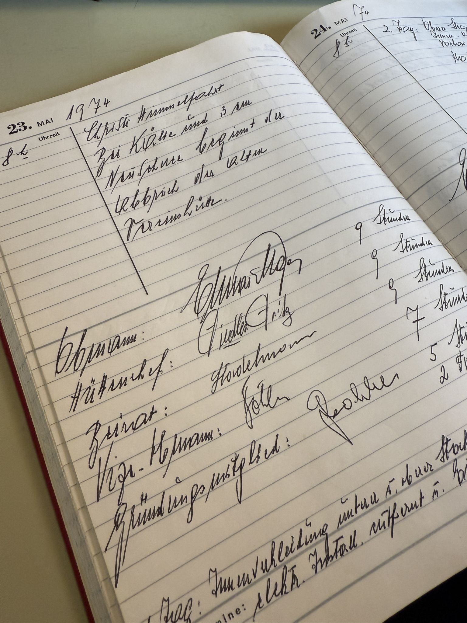 Eintrag Baustart im Vereinsbuch am 23. Mai 1974