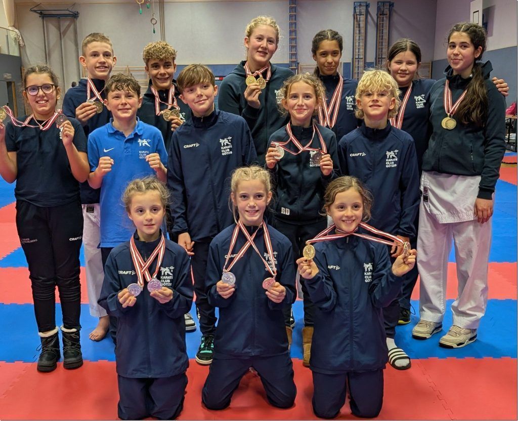 Karate-Nachwuchs brilliert: KC Götzis holt 18 Medaillen bei Titelkämpfen