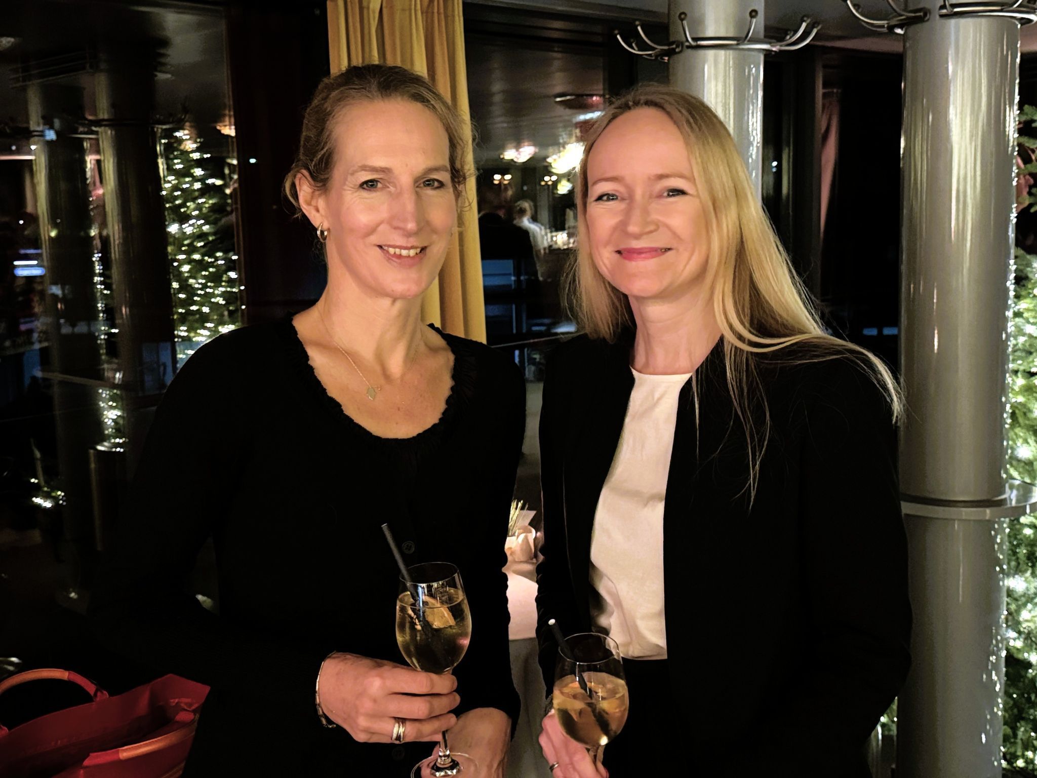 Birgit Tillack (Nobelpreisträgertagung Lindau) mit Nicole Hübner.