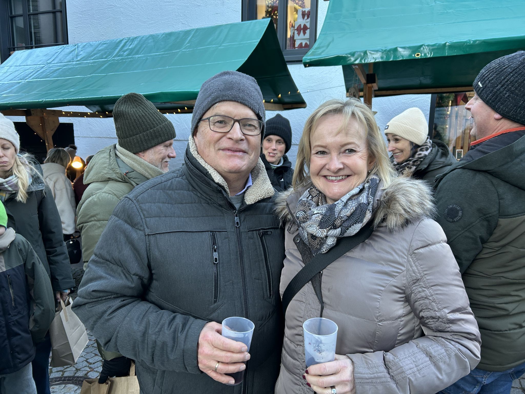 Für das Ehepaar Segato gehört der Besuch am Silbriga Sonntig Markt zum Pflichtprogramm.