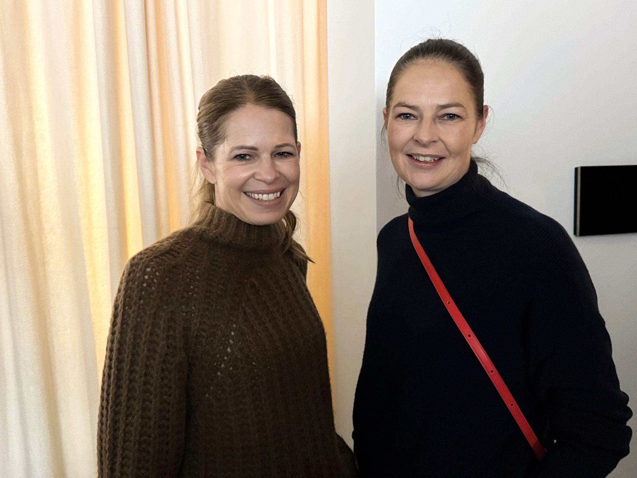 Unter den Gratulanten: Elke Schlosser und Architektin Anja Innauer (NONA Arch.)