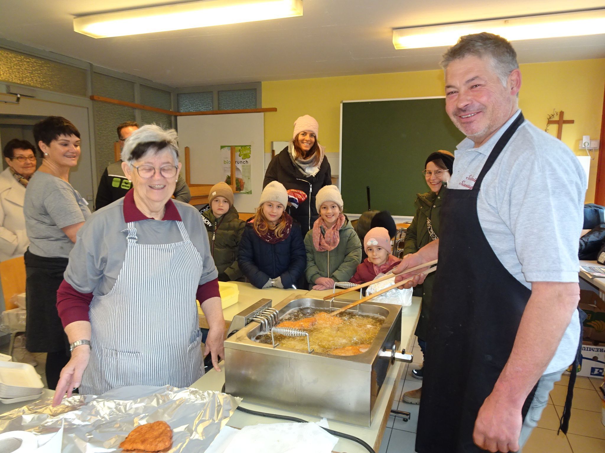 Lange Schlangen bei den
