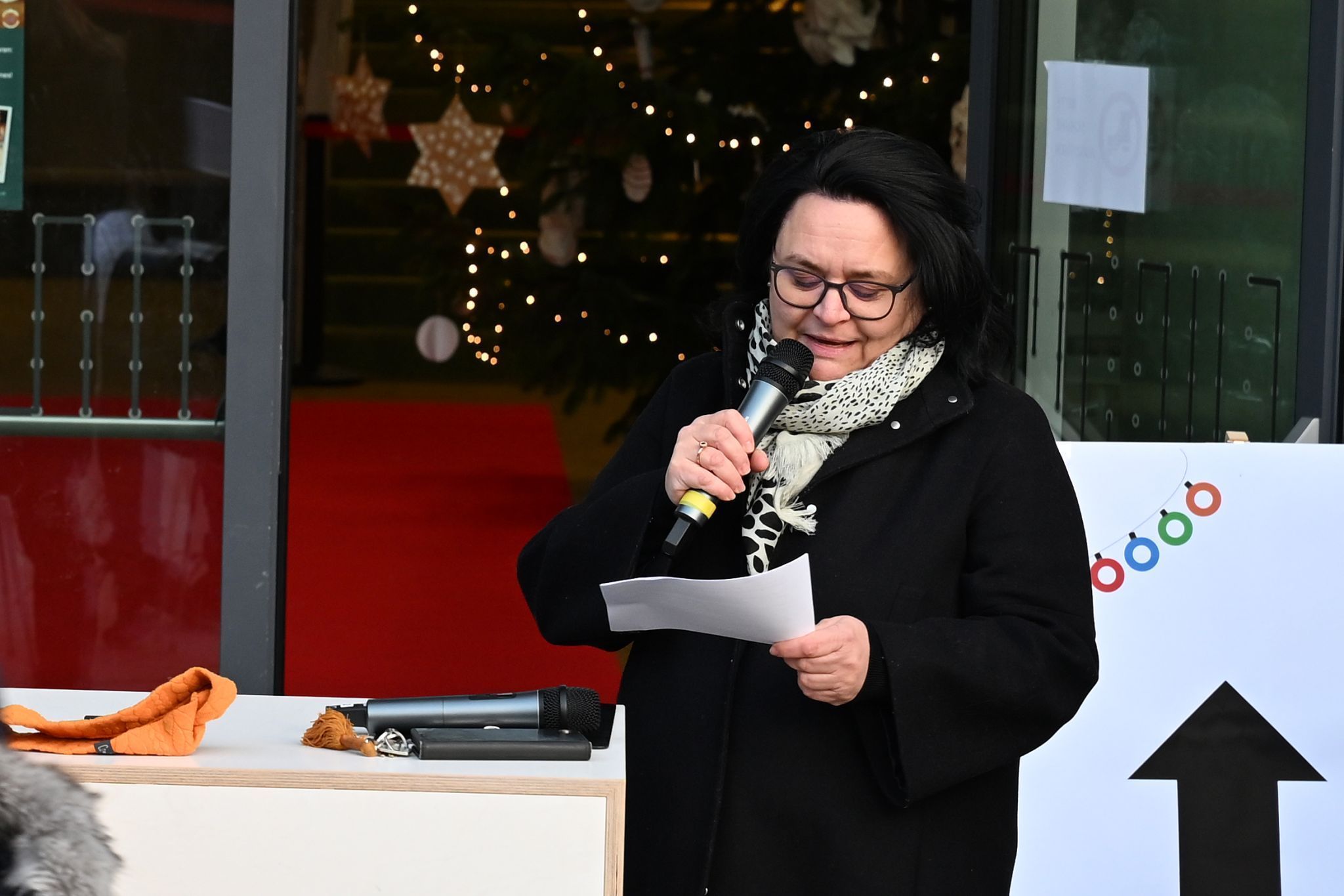 Direktorin Barbara Nussbaumer-Bonell begrüßte die Gäste und präsentierte das Programm.