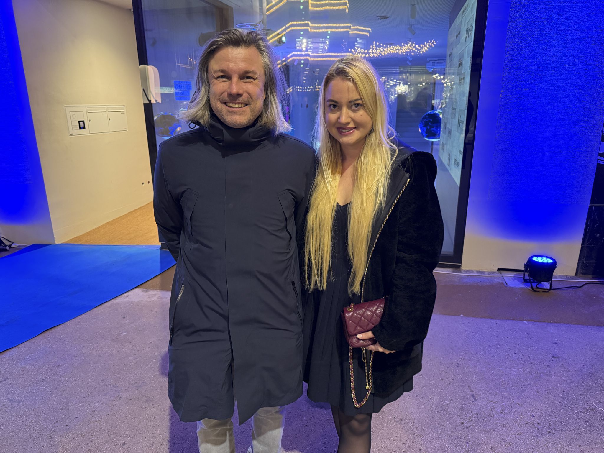 Reinhard Schertler (i+r) schaute mit Valerie Vonbank vorbei