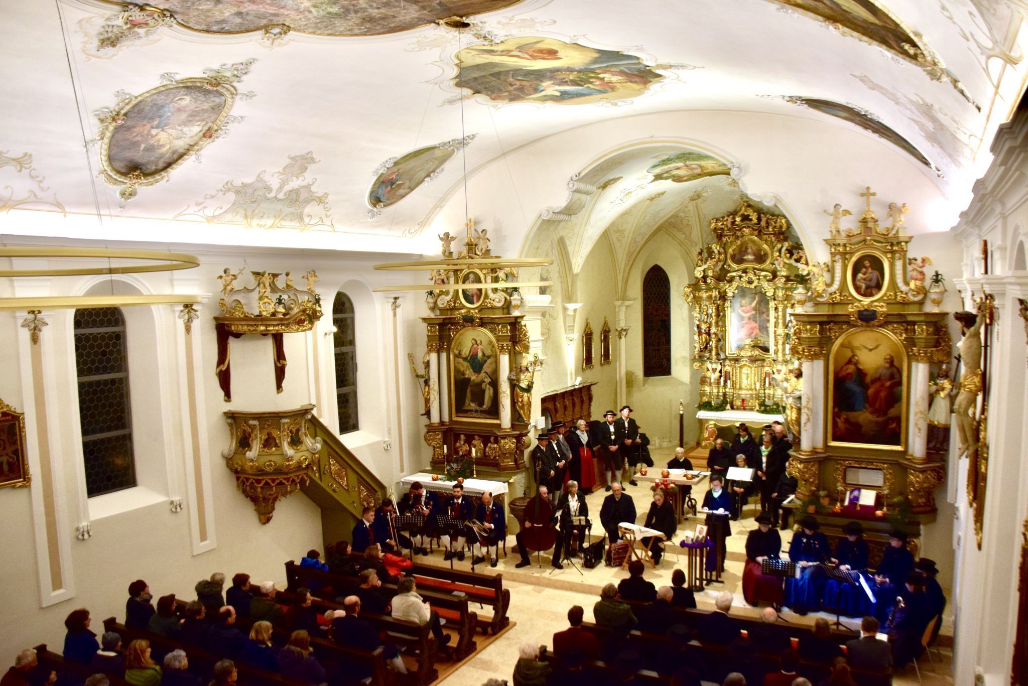 Der imposante Ausblick auf der Empore der Dalaaser Pfarrkirche.