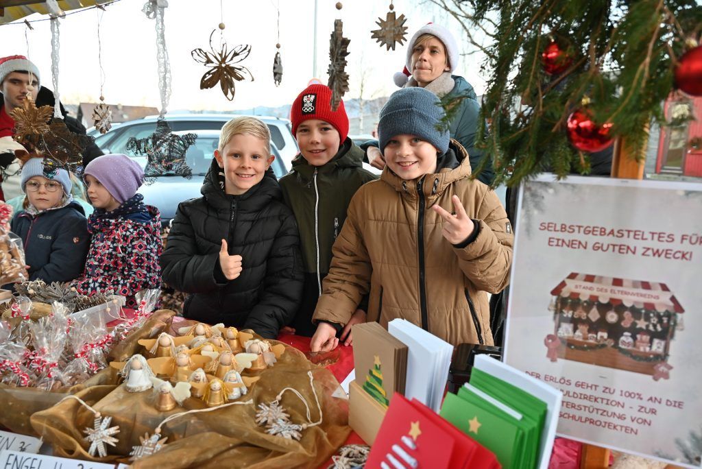 Weihnachtszauber bei Rotkreuz-Schülern