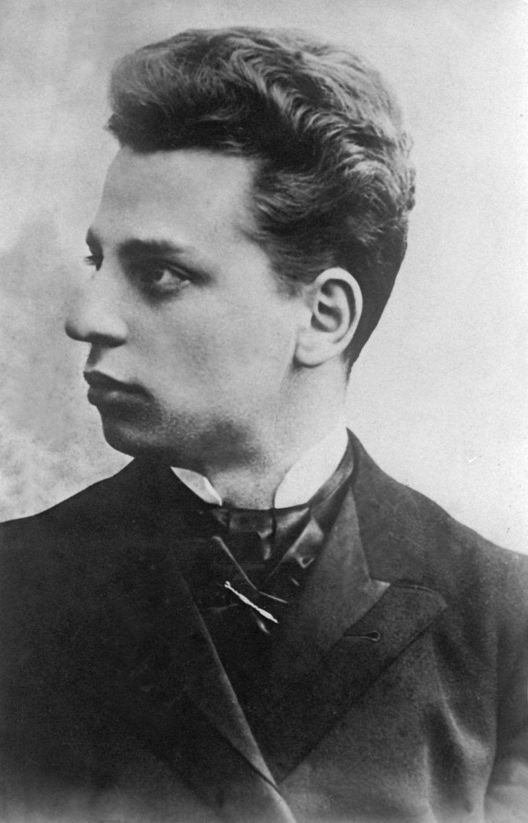 wurde am 4. Dezember 1875 in Prag geboren und ist am 29. Dezember 1926 in Val-Mont bei Montreux gestorben