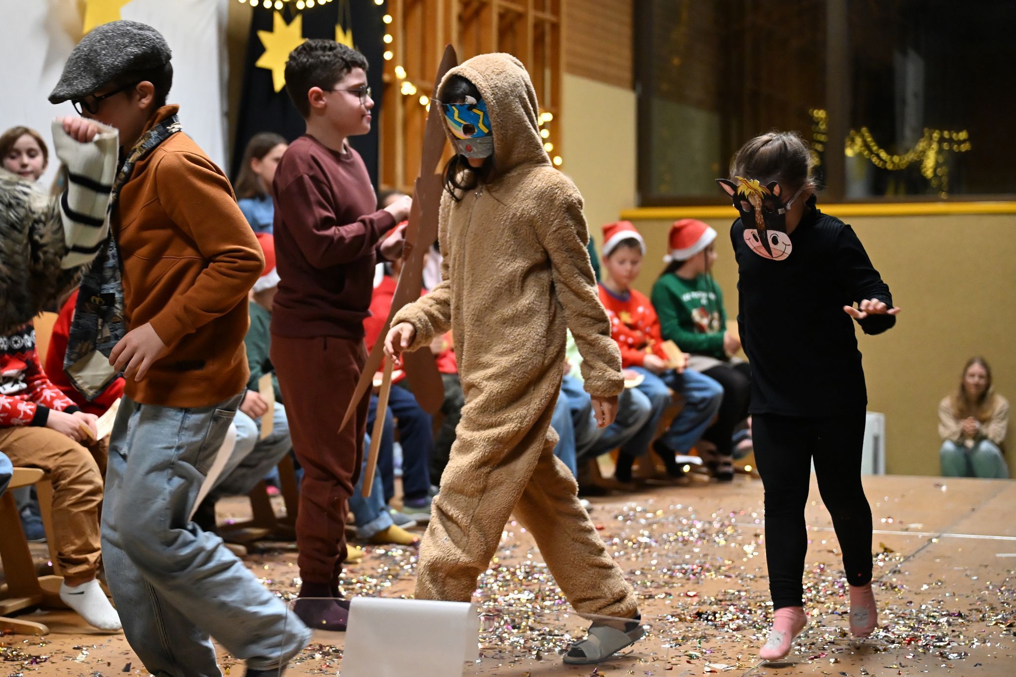 Für ihre Rollen waren die Kinder in verschiedene Kostüme geschlüpft.