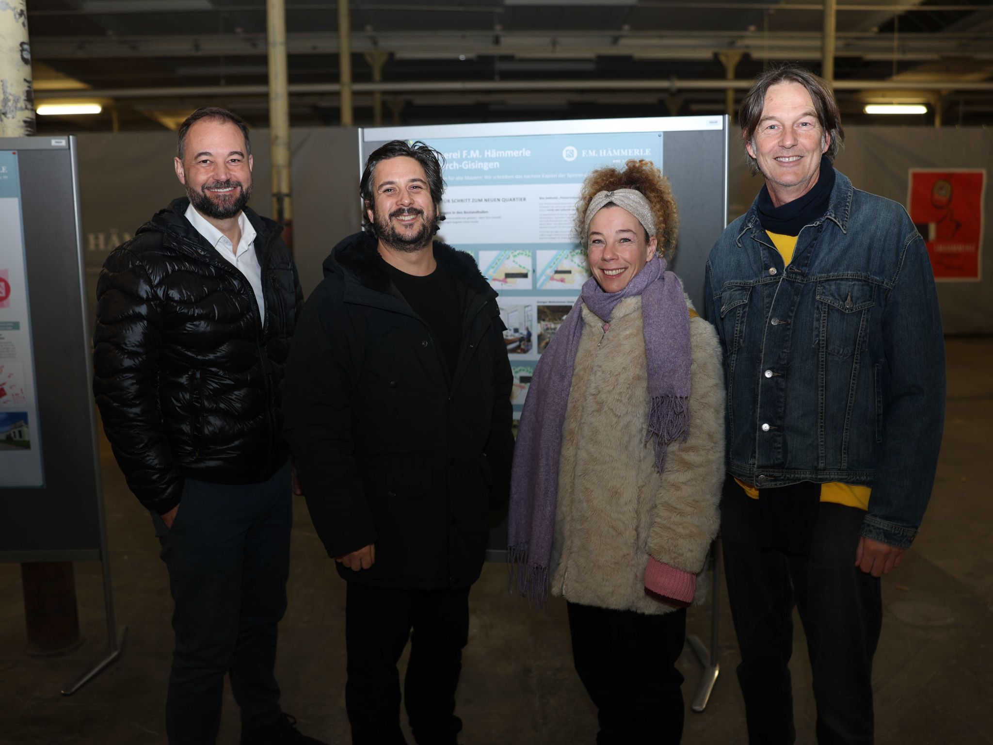 Hämmerle Holding-GF Tobias Forer Pernthaler, Lukas Böckle (NEST), Künstlerin Nadine Doering und Anrainer Henry Amon.Tobias