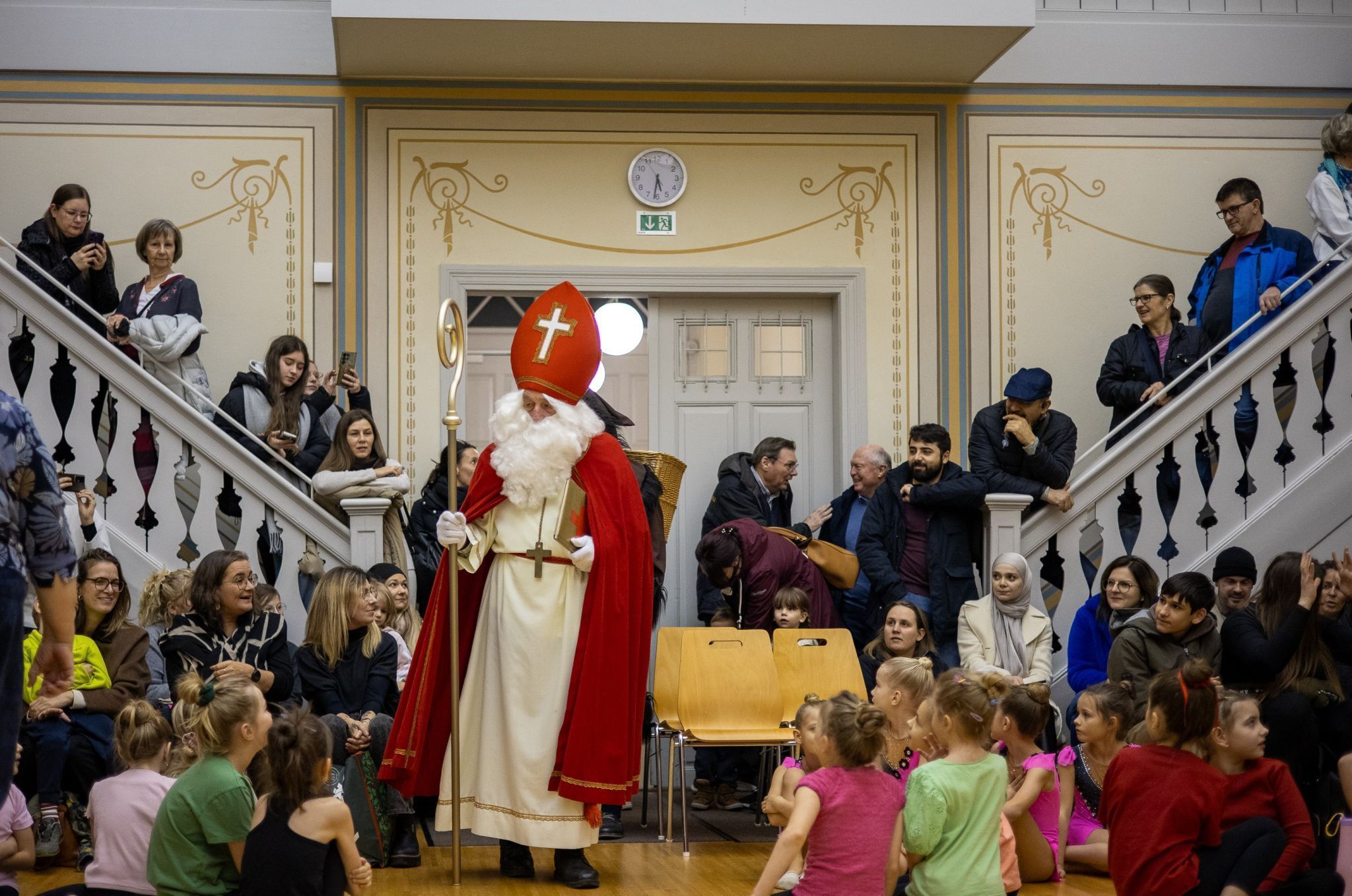 Die altehrwürdige Jahnturnhalle bot einen schönen Rahmen für die Nikolausfeier.