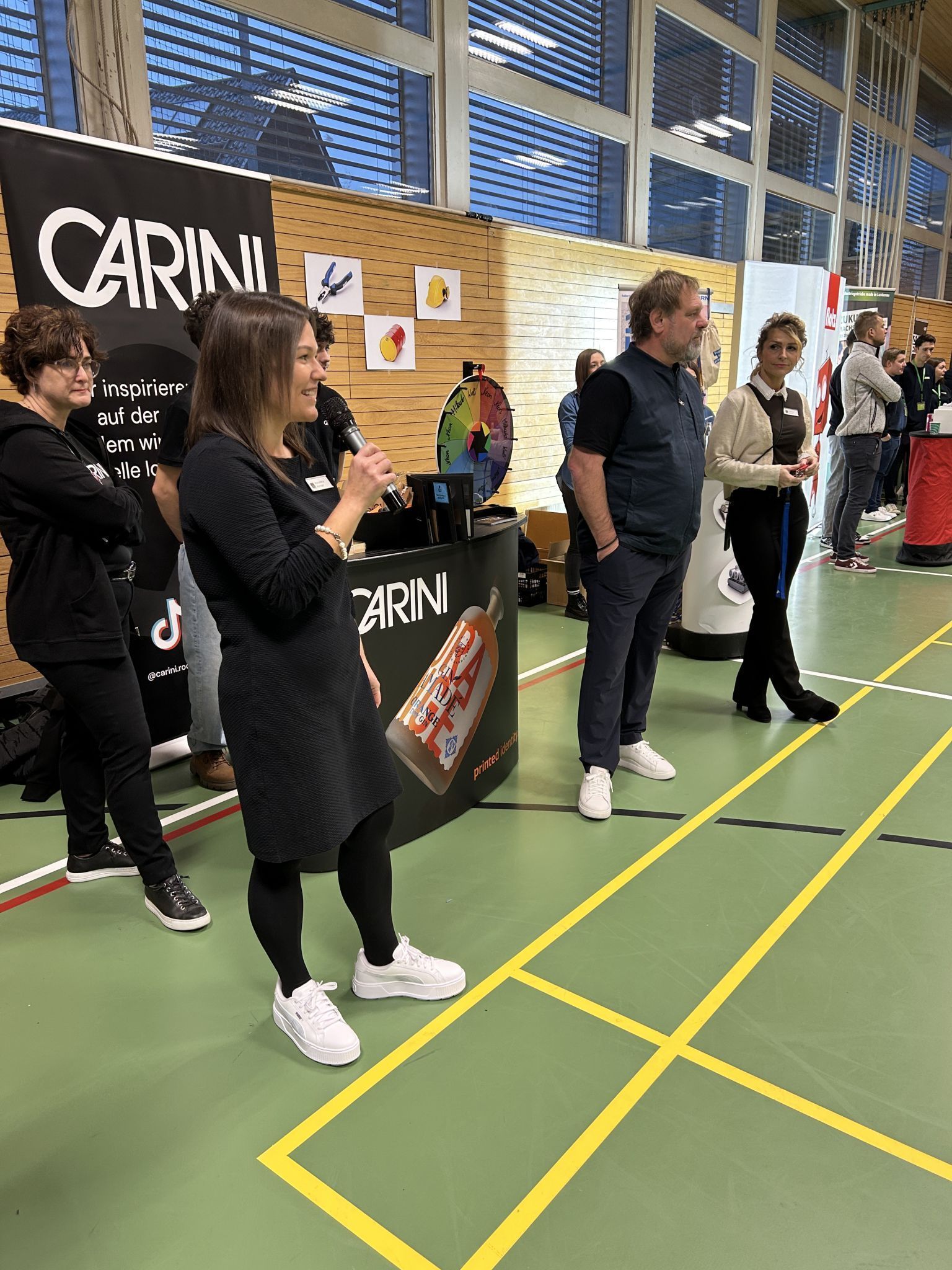 Alexandra Kirmair und Cornelia Heinzle mit Stadtrat Valentin Sottopietra bei der Eröffnung.