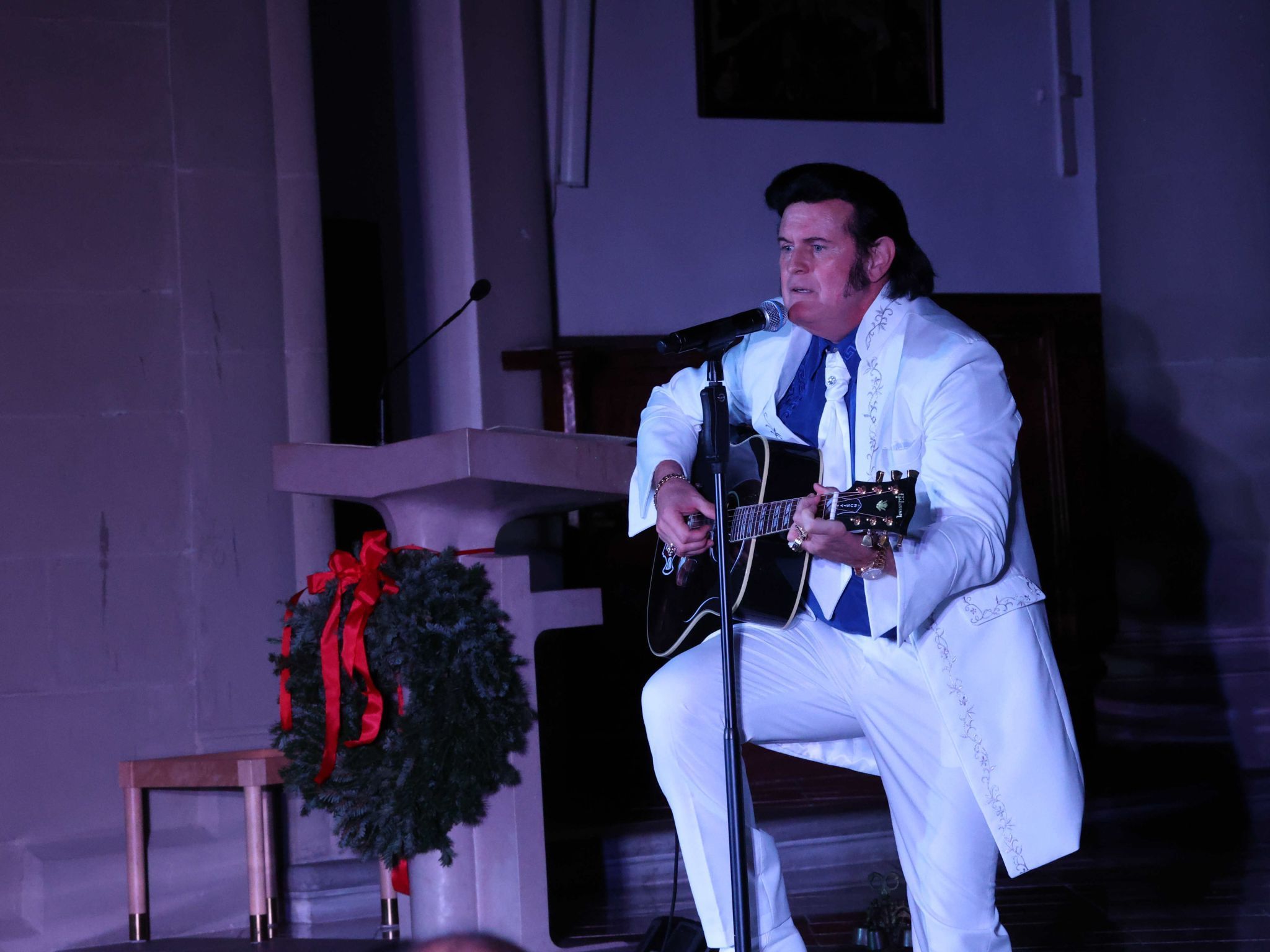 Zum Schluss griff der Stargast noch zur Gitarre.