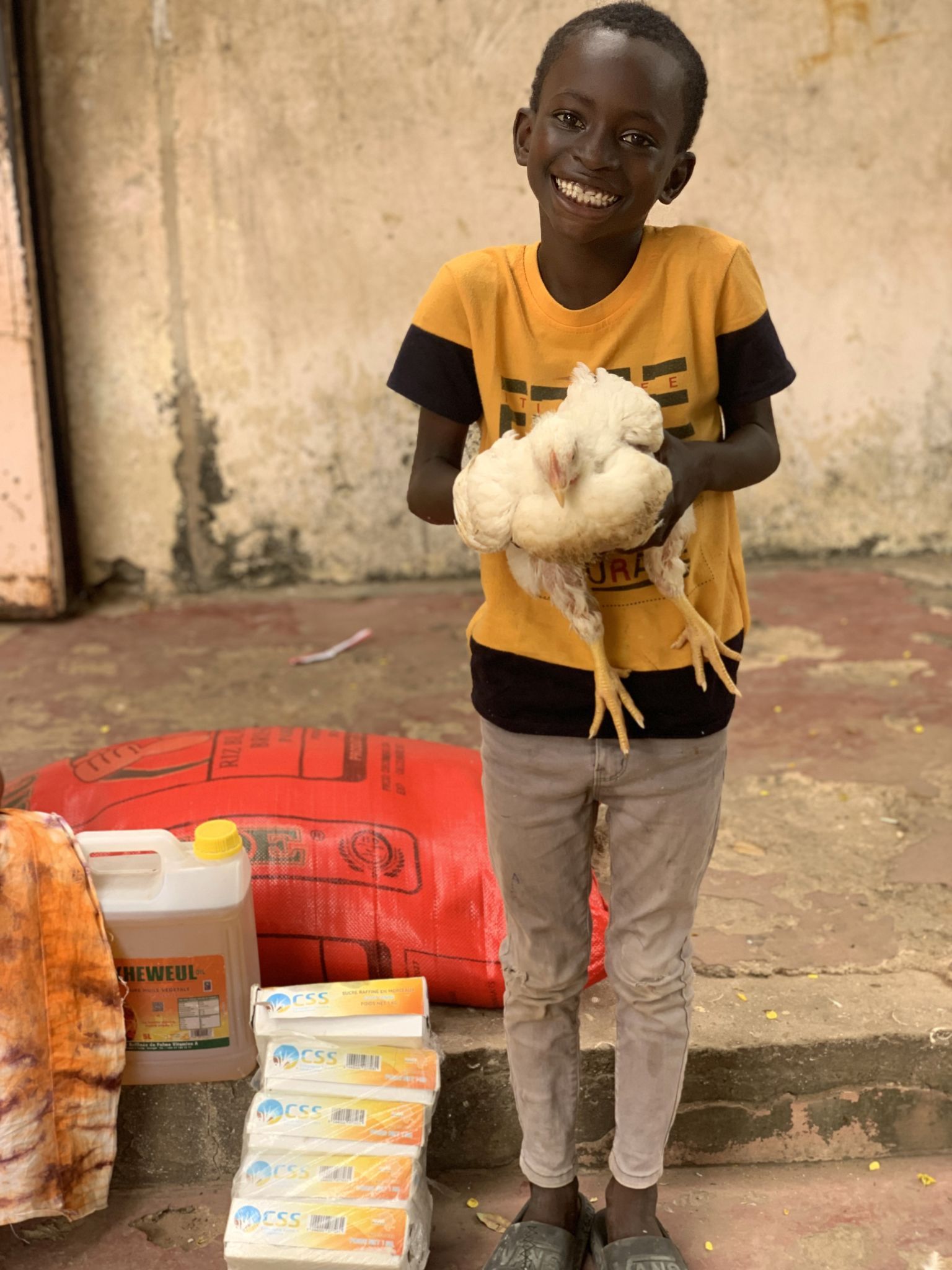 Die Übergabe der Hilfsgüter sorgt in Mballing jedes Jahr für große Emotionen.