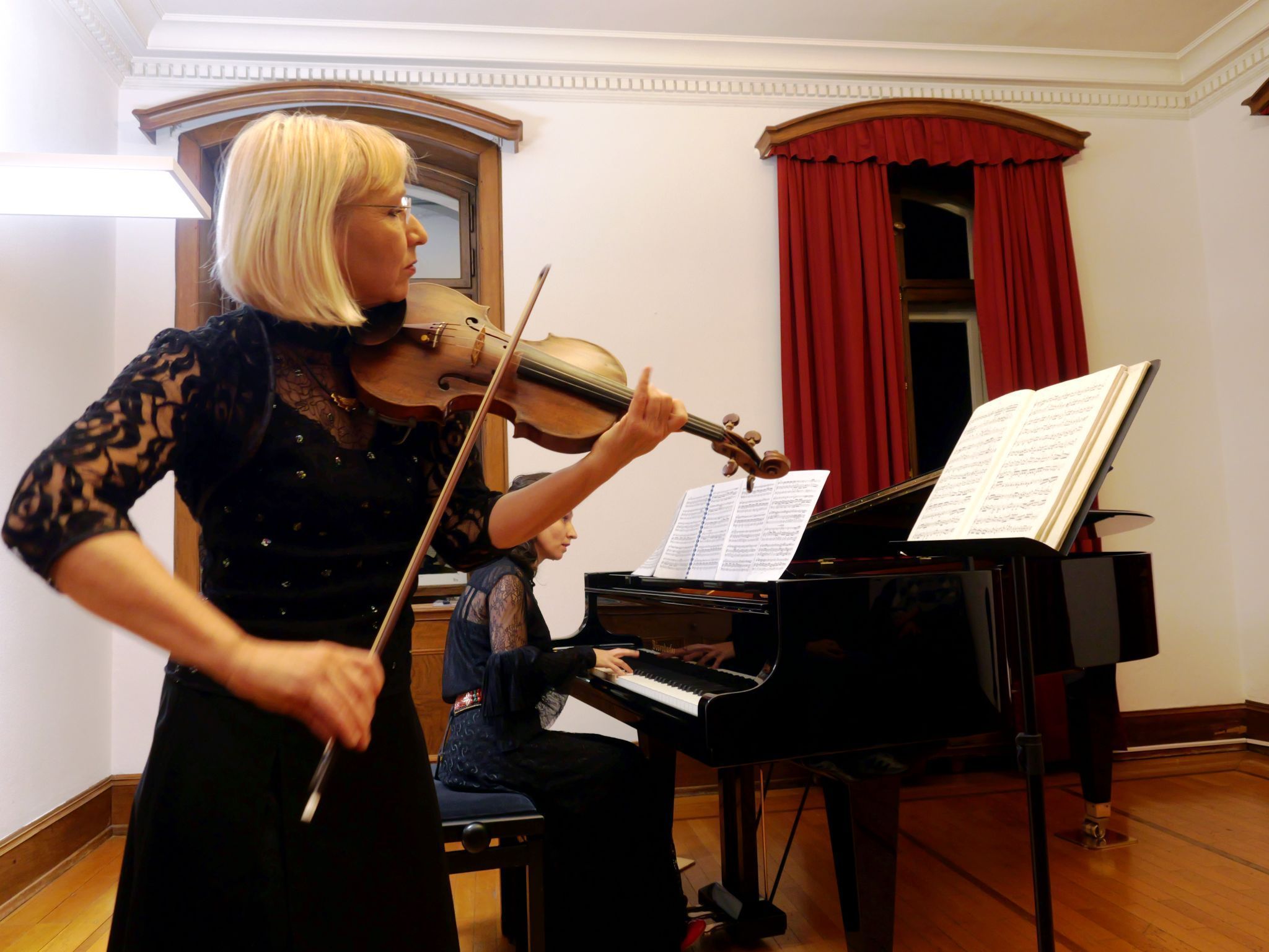 Von zart bis kraftvoll: Florey und Csegzi loteten Beethovens Klangspektrum eindrucksvoll aus.