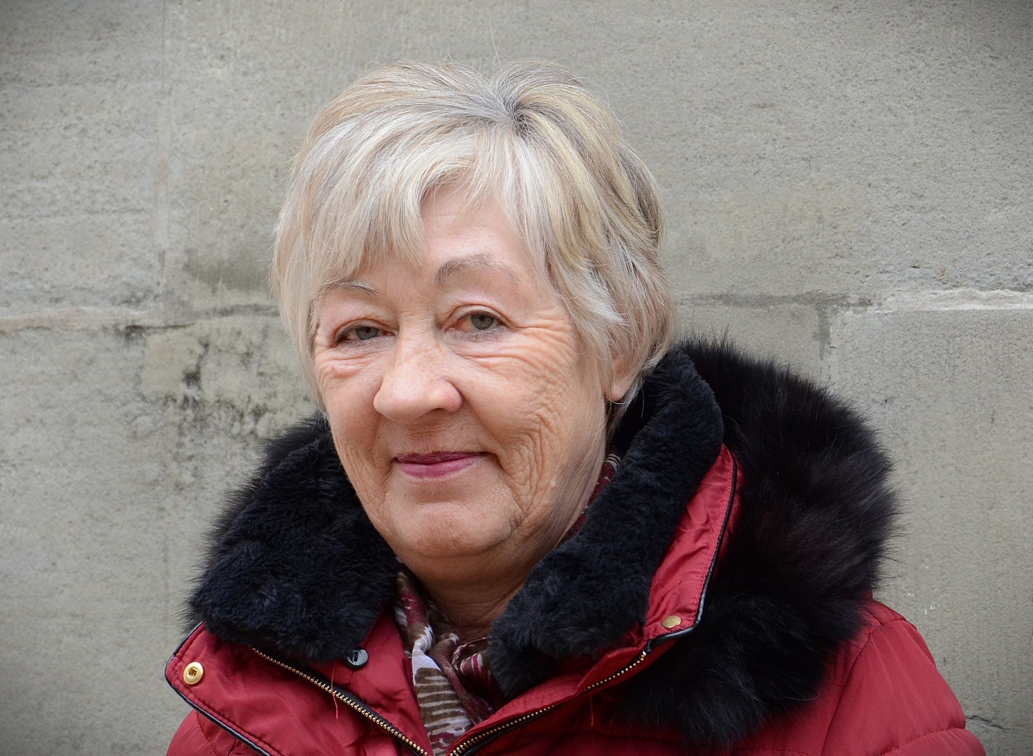 Die ehrenamtliche Ombudsfrau Sissy Matt begleitet Menschen, die Hilfe brauchen. HRJ