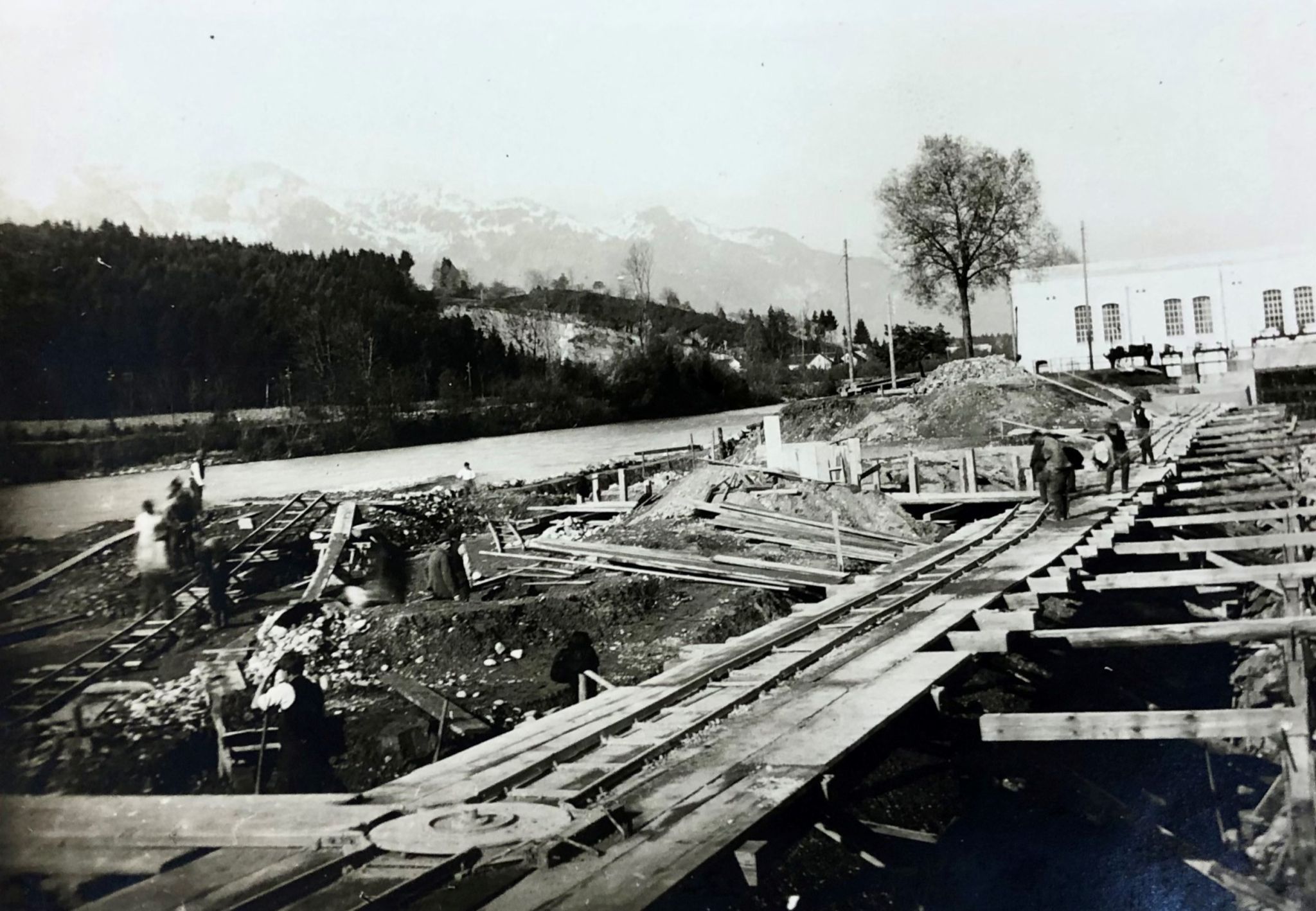 Arbeiten am Überreich, Foto: F.M. Hämmerle Archiv
