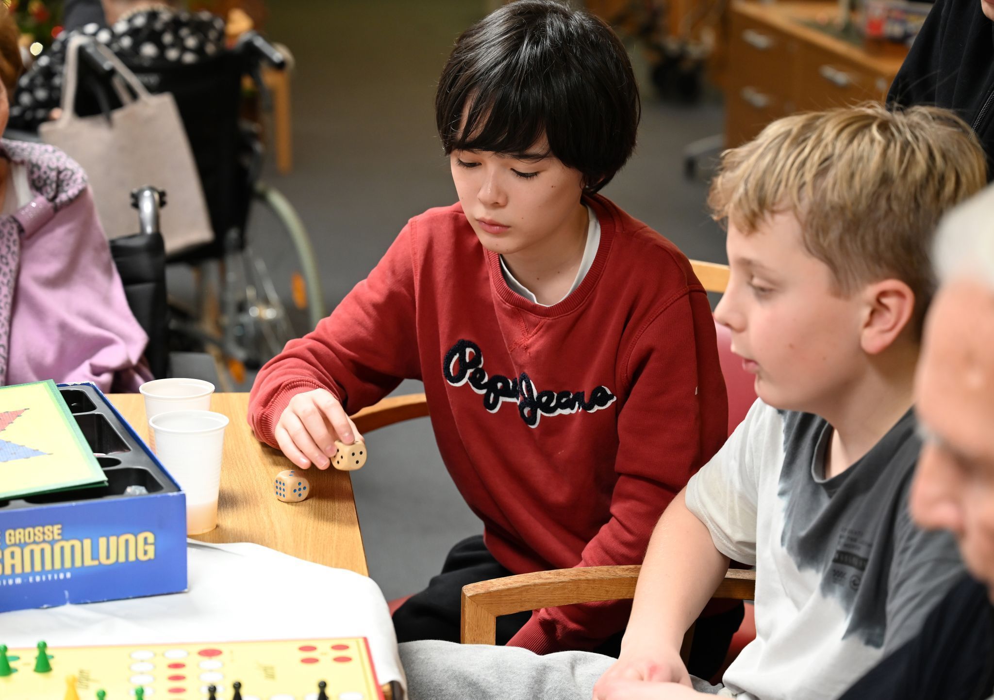 Das gemeinsame Spiel erleichterte den Kontakt zwischen den Generationen.