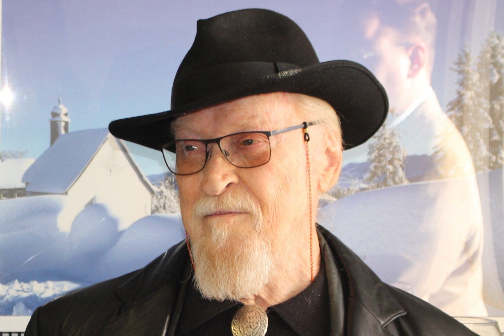 Der 1936 in Dresden geborene Dieter Leisner bestätigt Kafkas Zitat: „Jeder, der sich die Fähigkeit erhält, Schönes zu erkennen, wird nie alt werden . . .“   