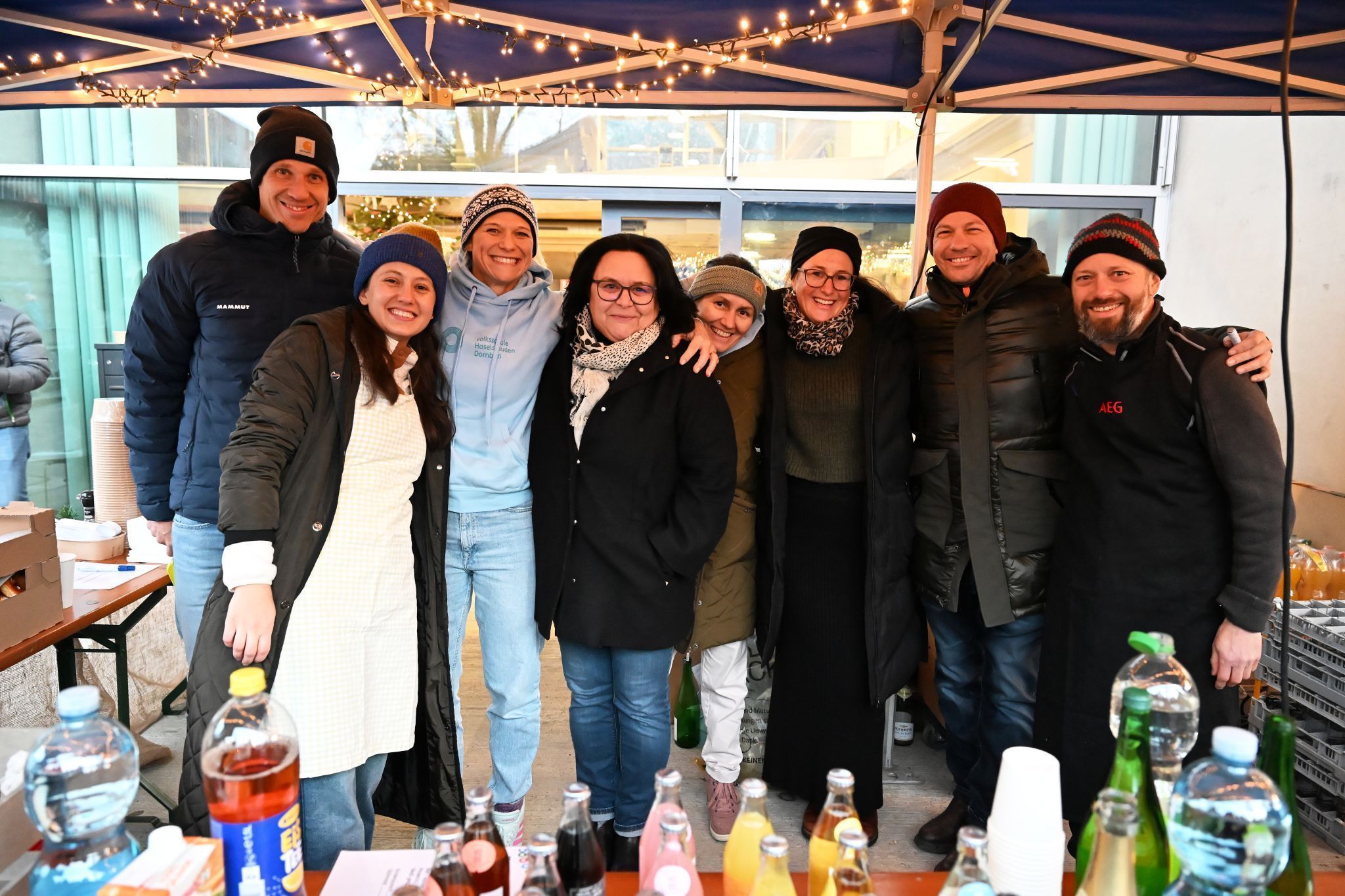 Direktorin Barbara Nussbaumer-Bonell mit ihrem engagierten Elternvereinsteam.