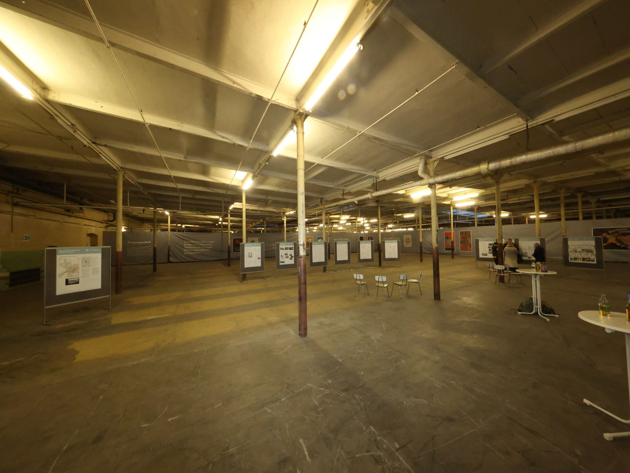 Weitere Teilansicht der Produktionshalle.