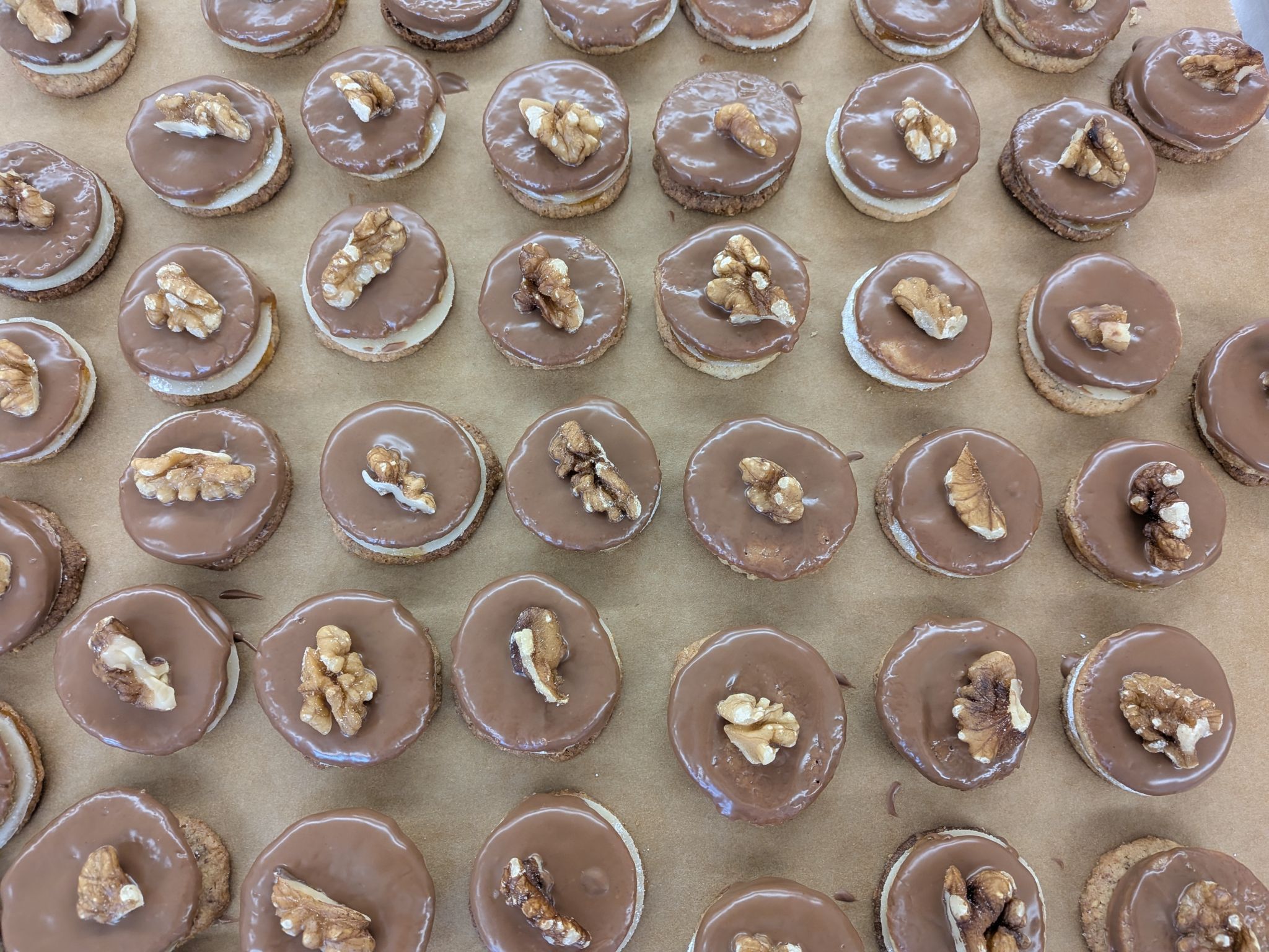 Auch köstliche Kekse werden beim Markt angeboten.