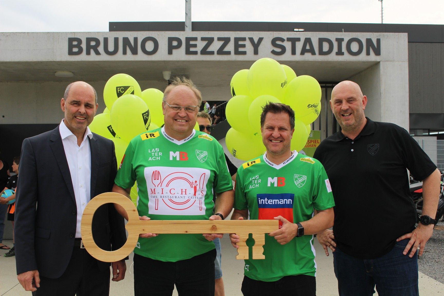 Am Rechnungshofbericht bemängelt Lauterach, dass nicht darauf eingegangen wird, wofür Schulden gemacht werden. So bringe z. B. die Investition für eine Schule, einen Kindergarten oder auch für das Bruno Pezzey Stadion einen nachhaltigen Nutzen für Jahrzehnte.