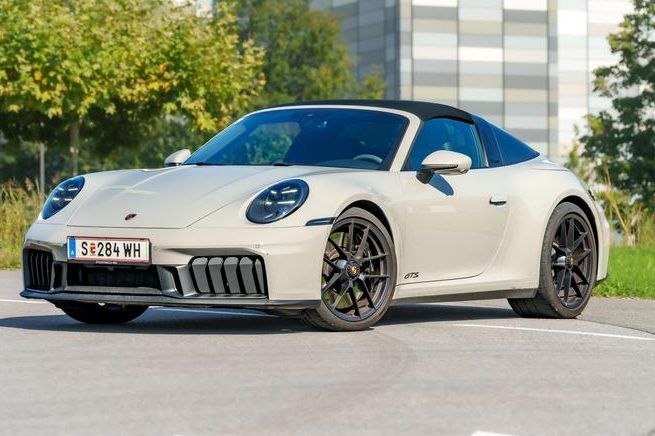 Hybrid, aber anders: Porsche hat den 911 unter Strom gesetzt