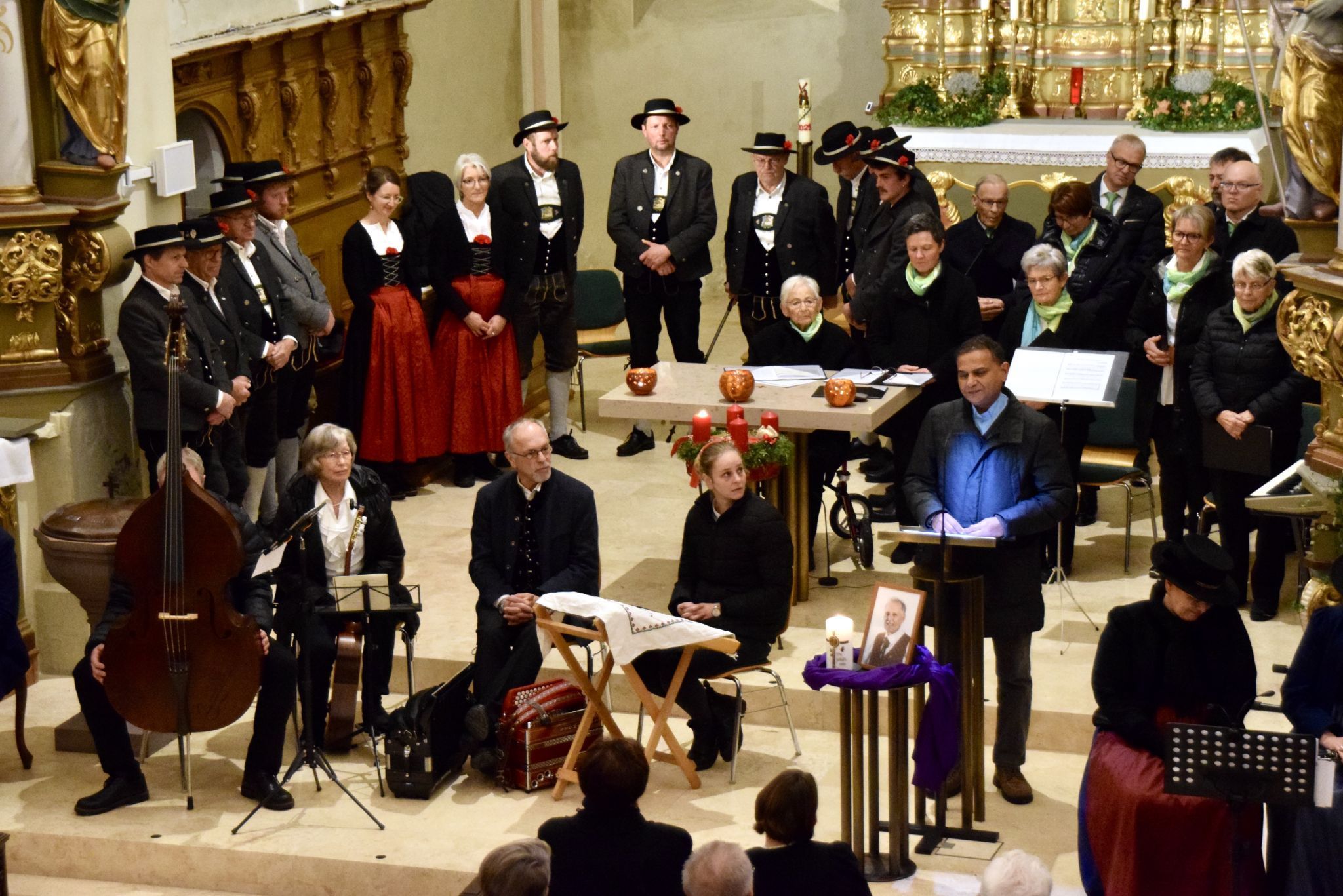 Pfarrer Antony Jose Chelangera dankte für den 