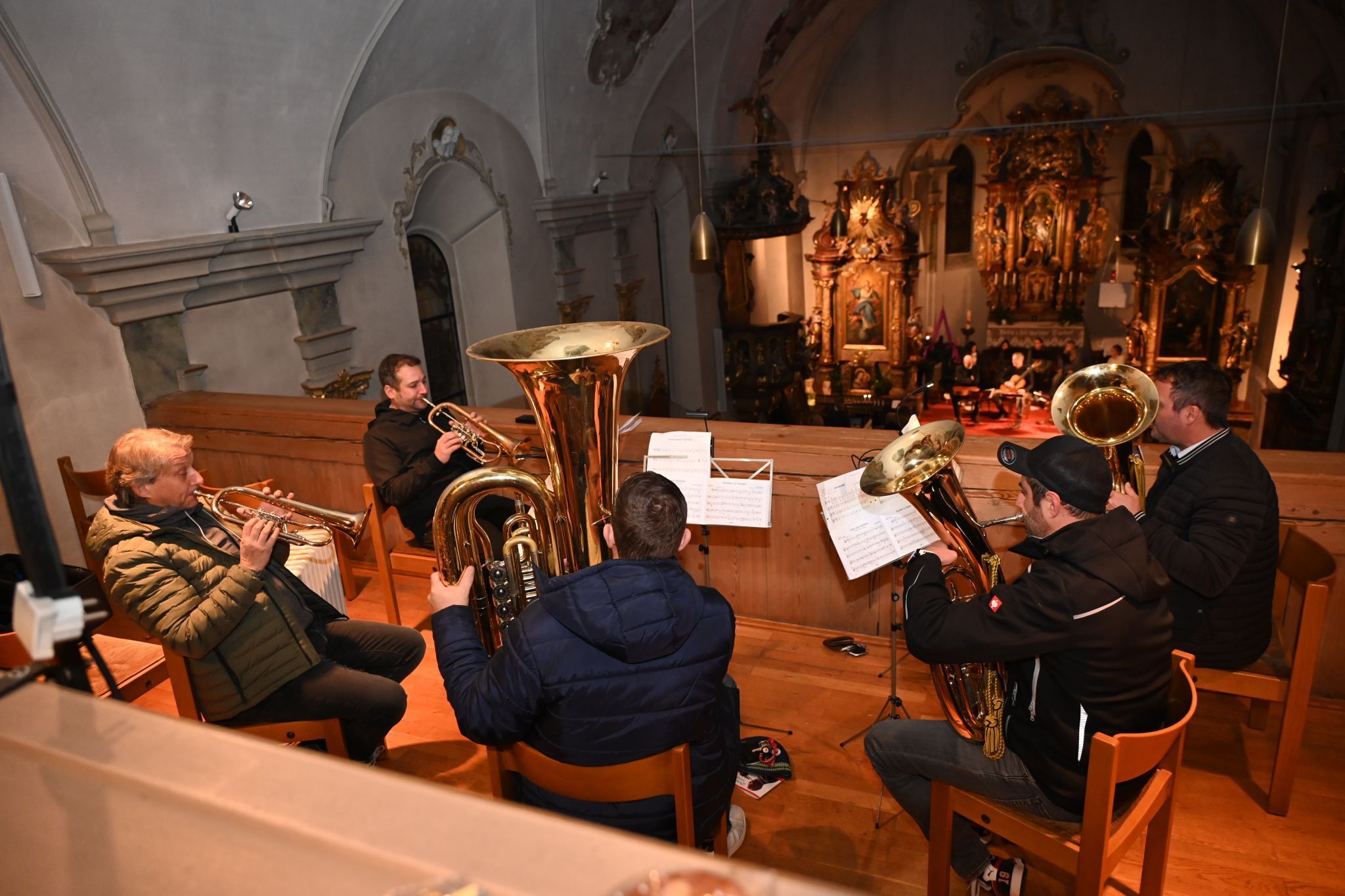 Das Blechbläserensemble des Musikverein Braz erwärmte die Kirche mit Adventweisen.