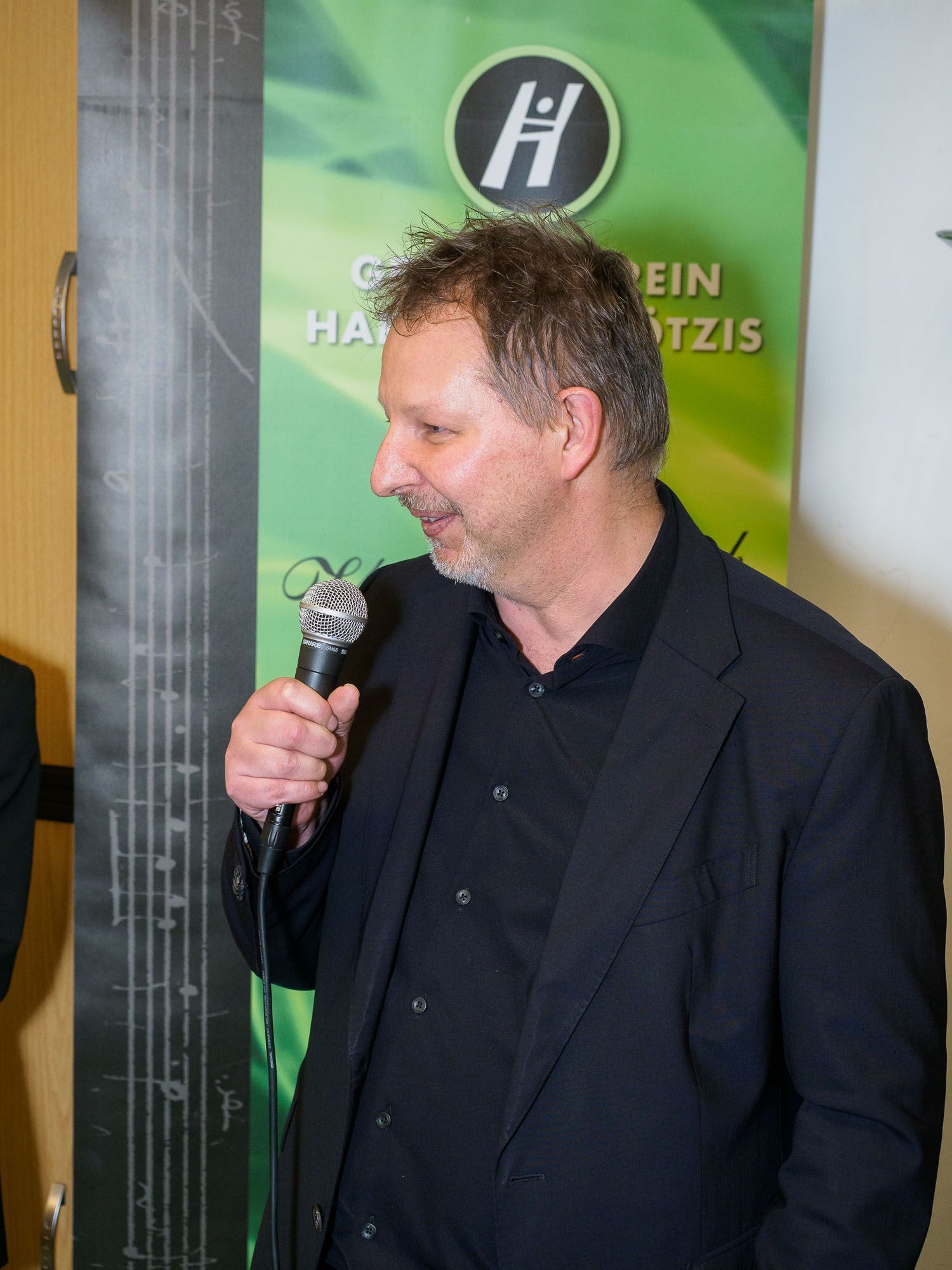 Joser Lercher dankt im Namen der Hilfsinitiative 