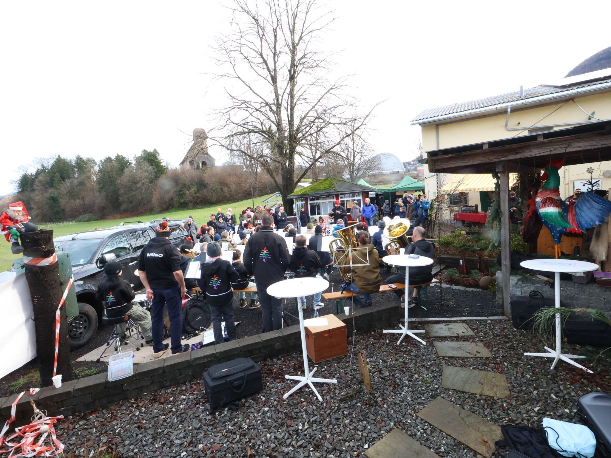 Die MusikantInnen spielten viele traditionelle und moderne Weihnachtslieder.