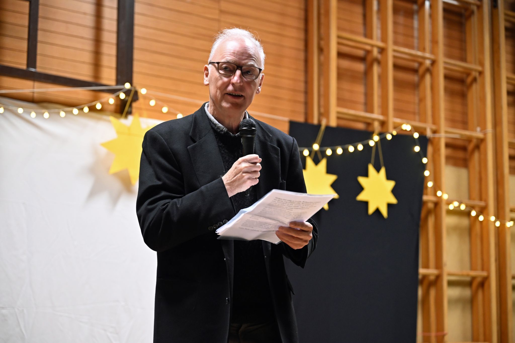 Direktor Christian Pernsteiner begrüßte die Gäste.