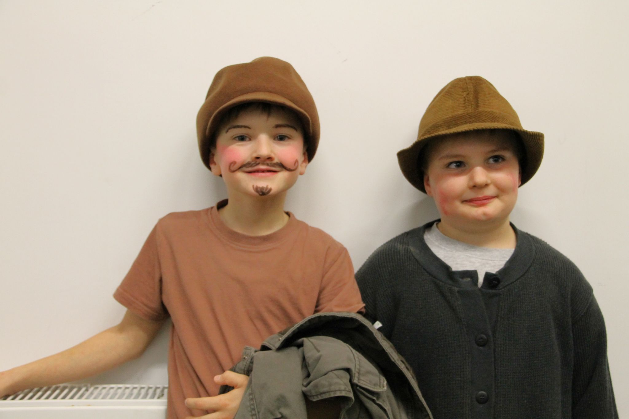 Johann Flatz und Ferdi Angerer nahmen sich vor der Aufführung Zeit für einen Erinnerungsschnappschuss. 