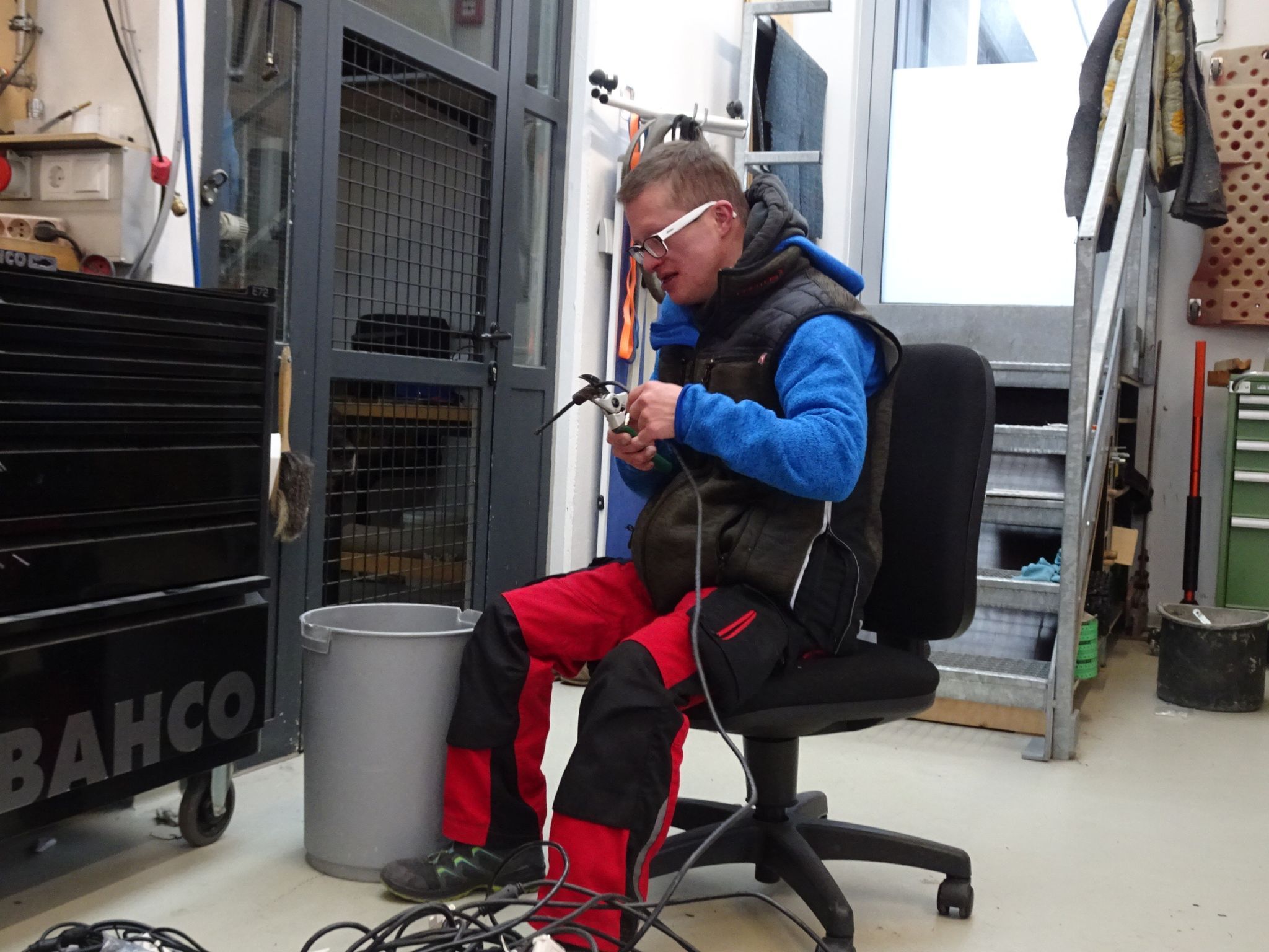 Akribisch geht der Lauteracher bei der Arbeit vor. 