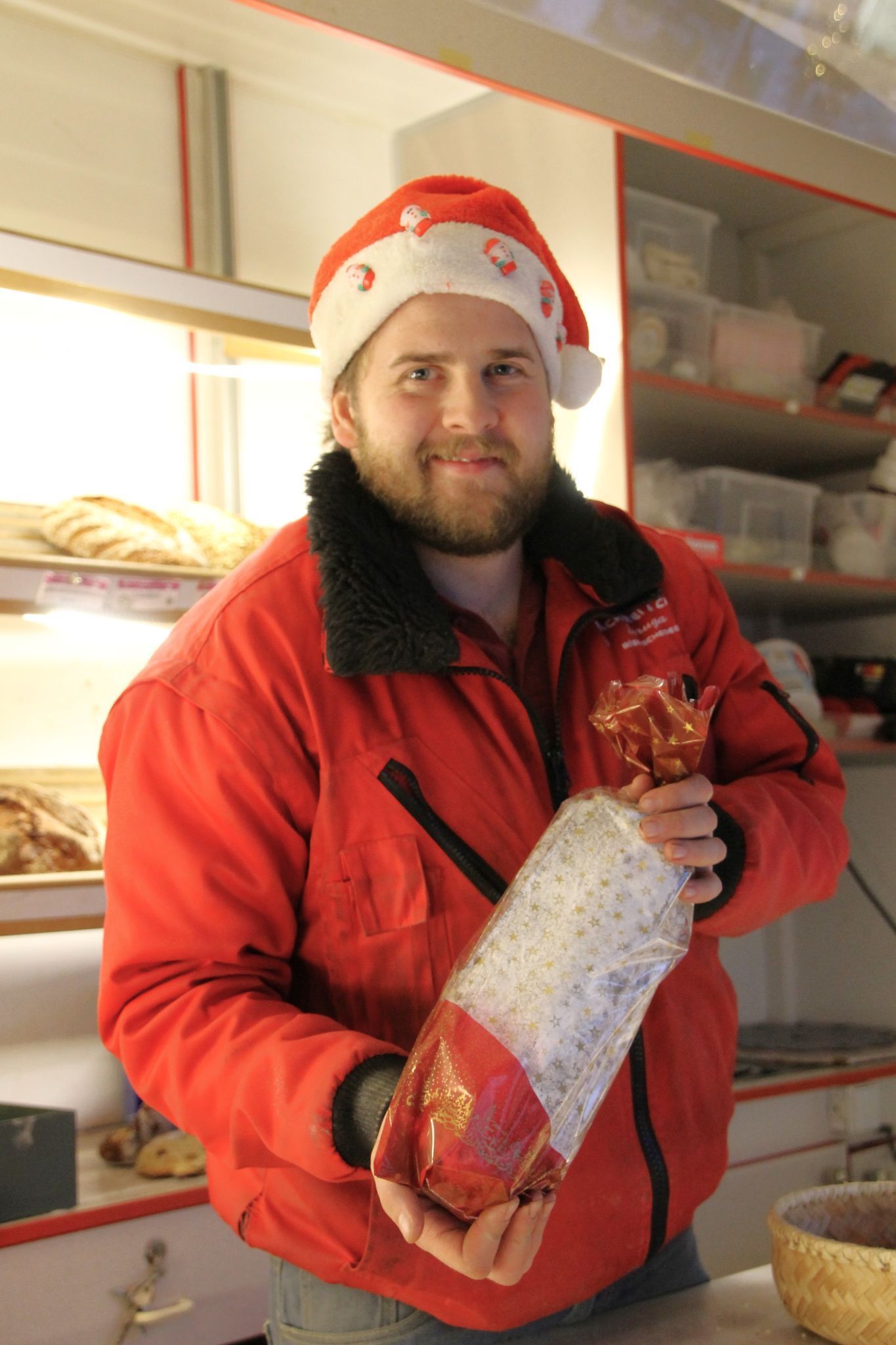 Bäckermeister Christoph Seruga gab sich beim Weihnachtsmarkt die Ehre.