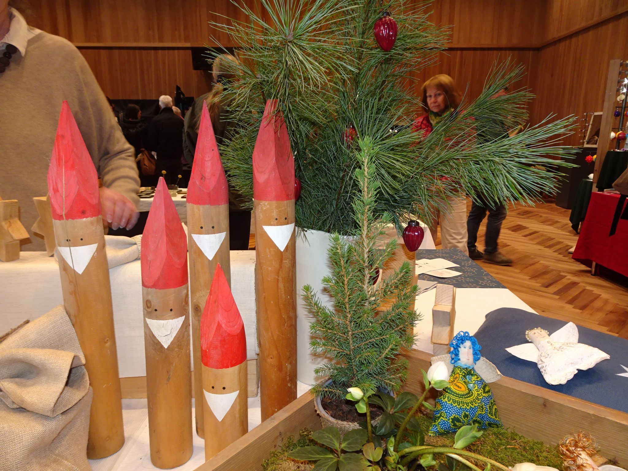 Die Besucher konnten sich mit hübschen Weihnachtsgeschenken eindecken. 